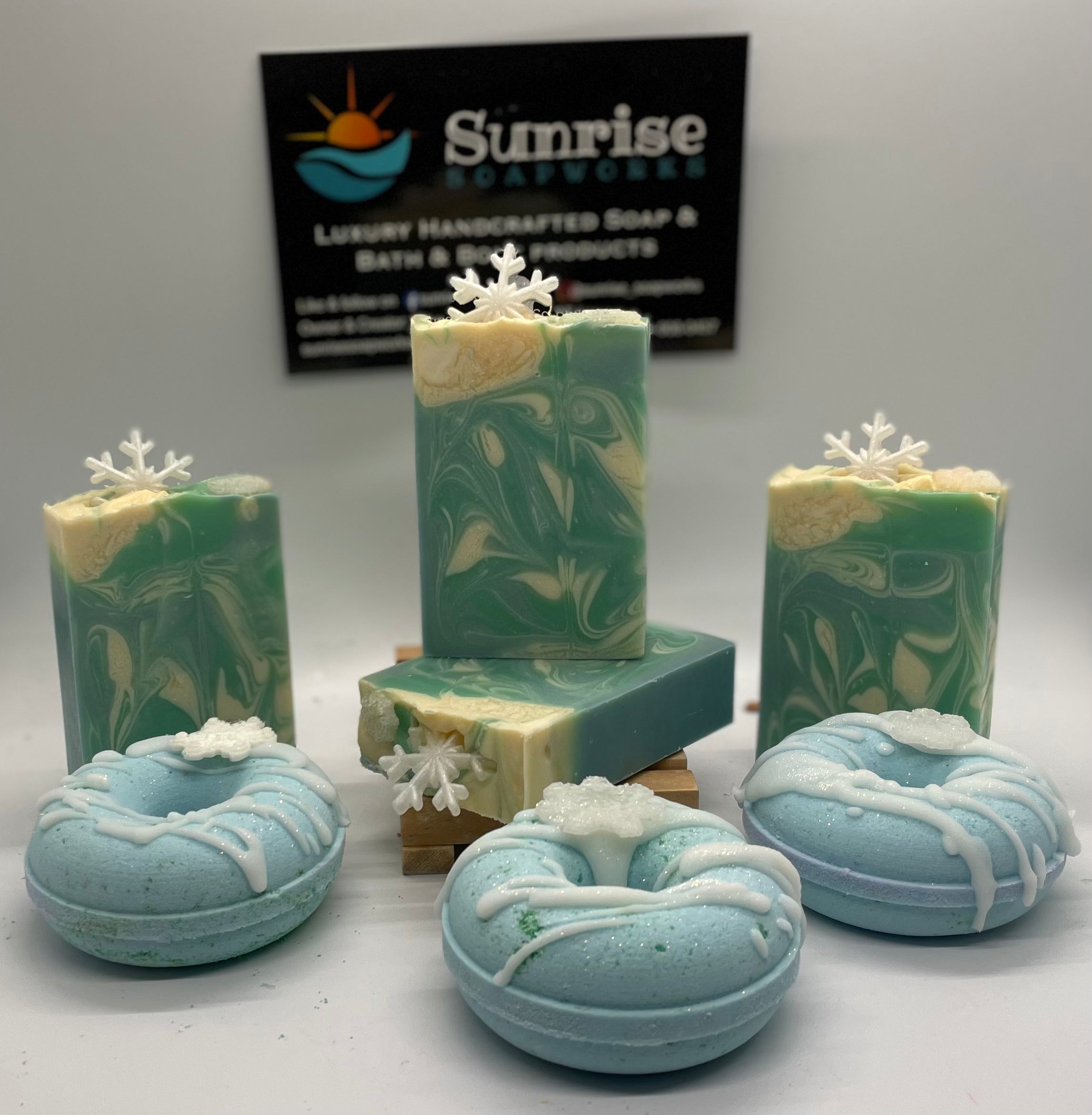 Alpine Cheer. Handcrafted soap. Notes of balsam fir ,clove, cinnamon, sandalwood, and cedarwood